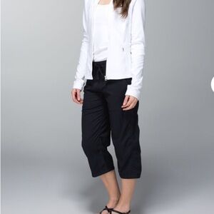 Lululemon Dance Studio Crop black crops capri pants preloved condition size 8